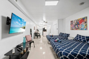 Escape 2 Beach, Ocean Dr Deco Apt with 2 Queen beds